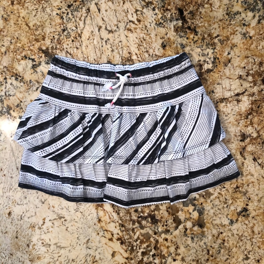 Skort. Black and white design.